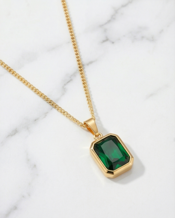 Κολιέ κρεμαστό ατσάλινο με πράσινη πέτρα