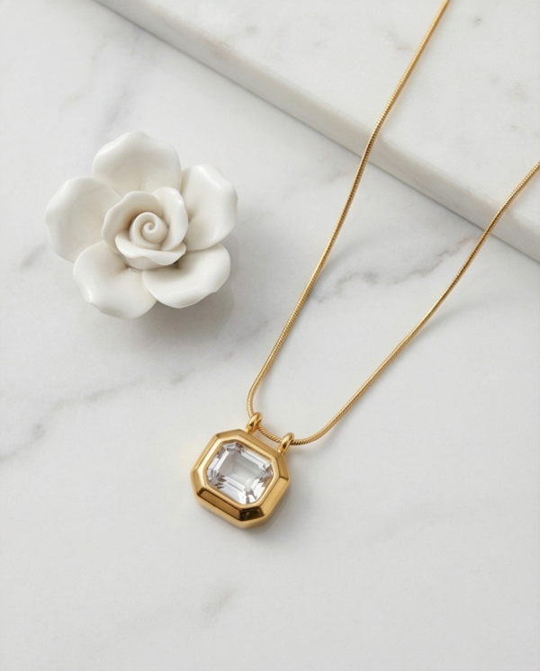 Κολιέ επιχρυσωμένο ατσάλι με λευκό zircon