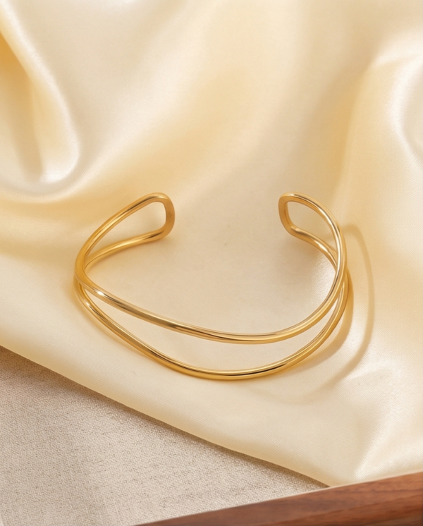 Βραχιόλι επιχρυσωμένο ατσάλι ανοιχτό με κύμα